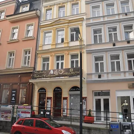 Lukas Apartman *