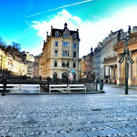 Lukas Apartmán *
